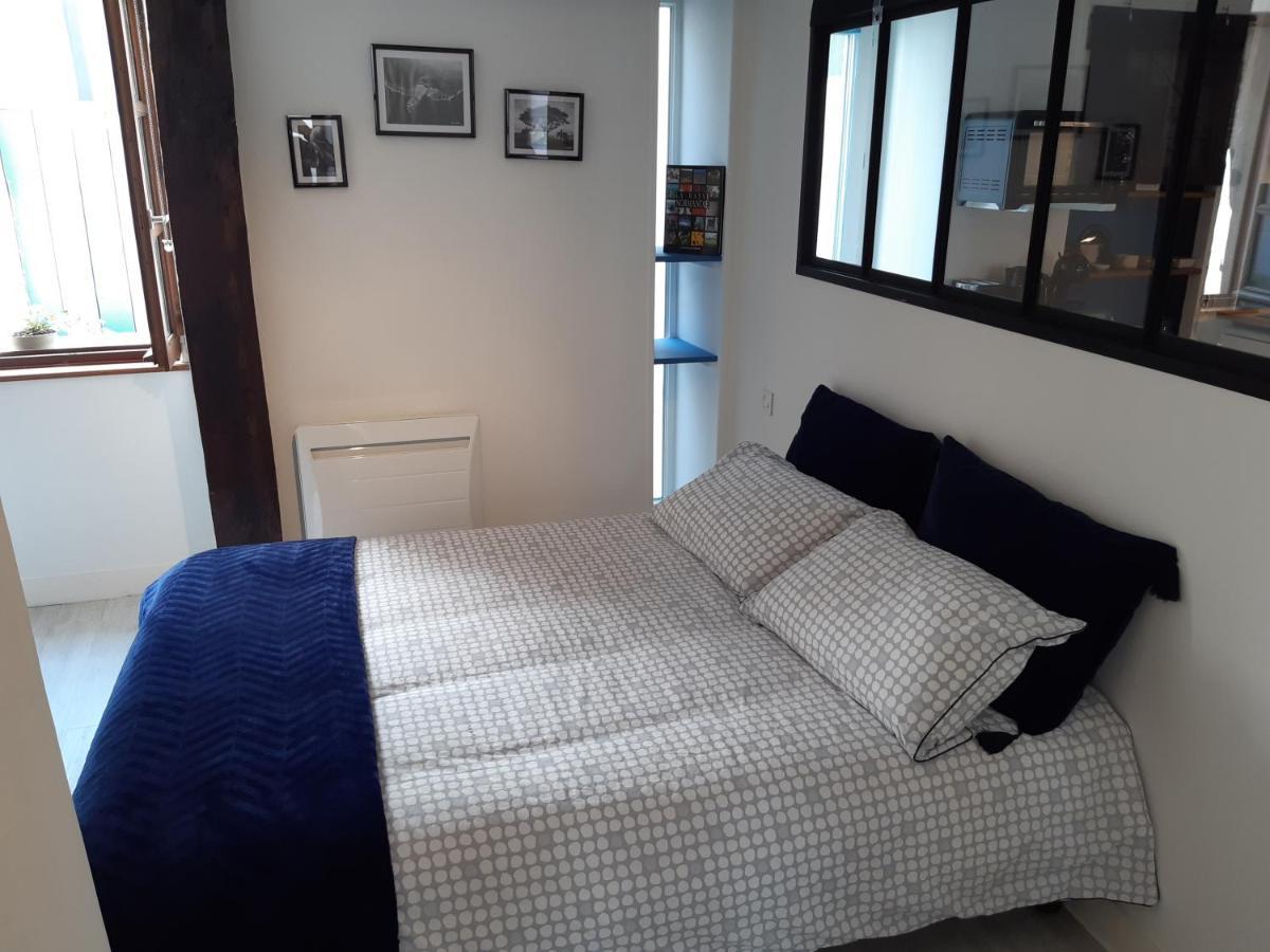 Appartement Haute Ville Meuble Avec Cour Privative 格朗维尔 外观 照片