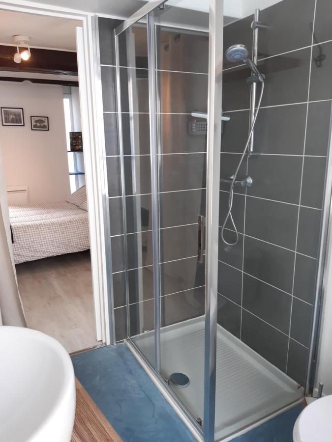 Appartement Haute Ville Meuble Avec Cour Privative 格朗维尔 外观 照片