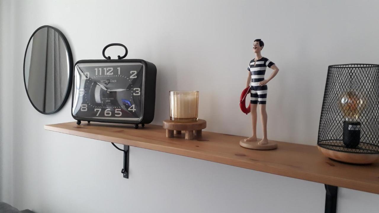 Appartement Haute Ville Meuble Avec Cour Privative 格朗维尔 外观 照片