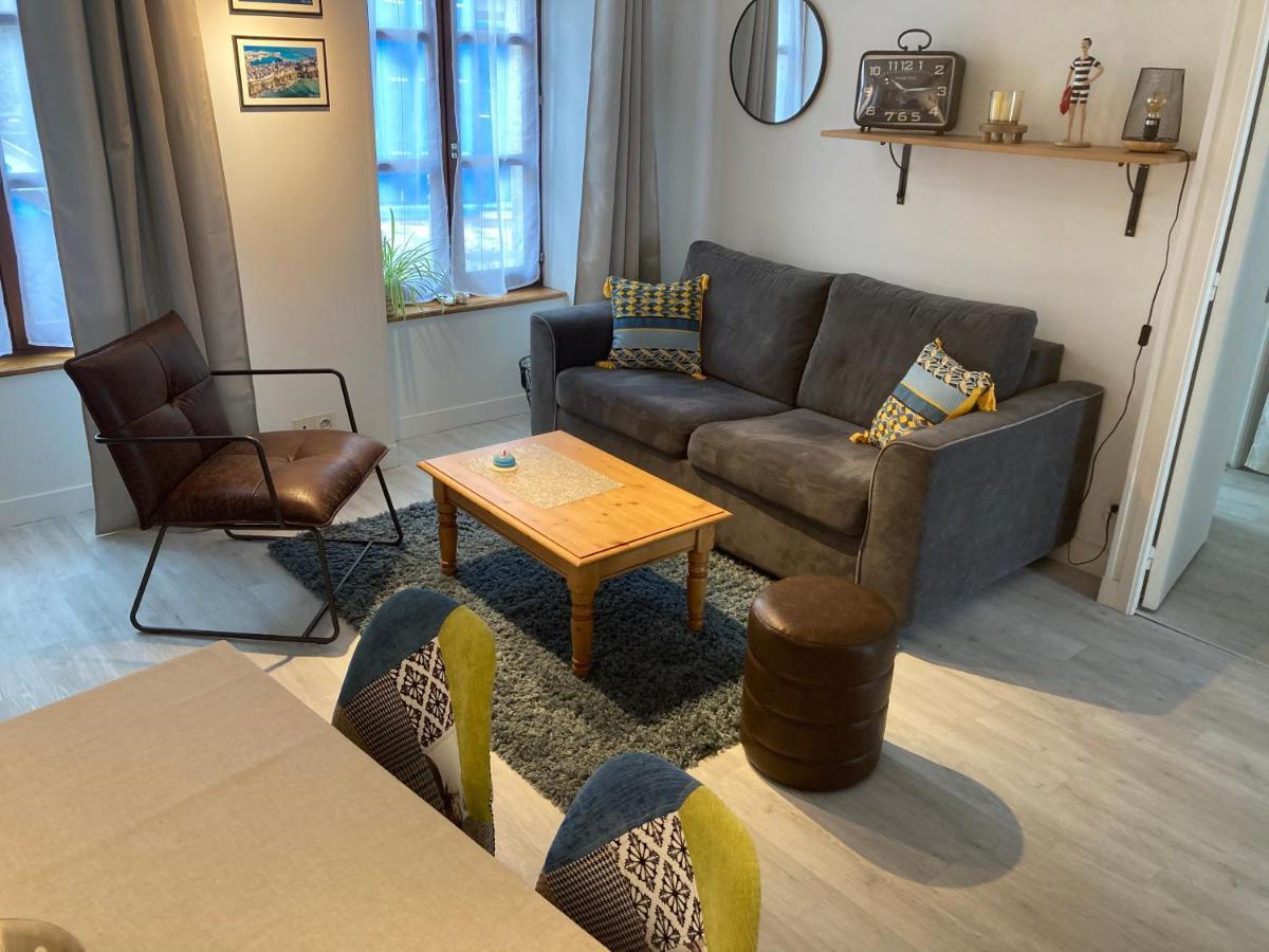 Appartement Haute Ville Meuble Avec Cour Privative 格朗维尔 外观 照片